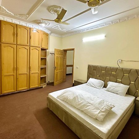 The Royal Regency Guest House イスラマバード エクステリア 写真