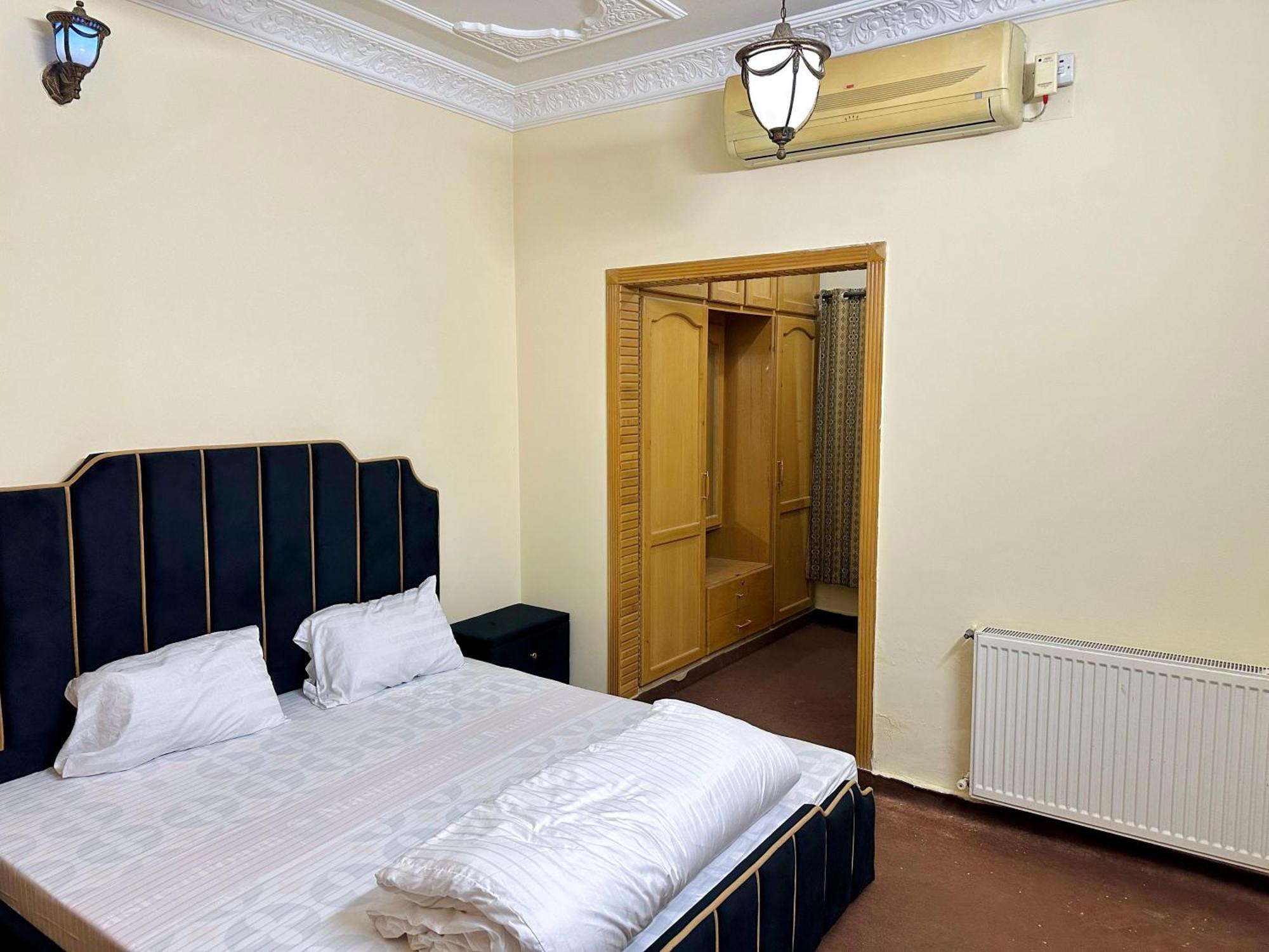 The Royal Regency Guest House イスラマバード エクステリア 写真