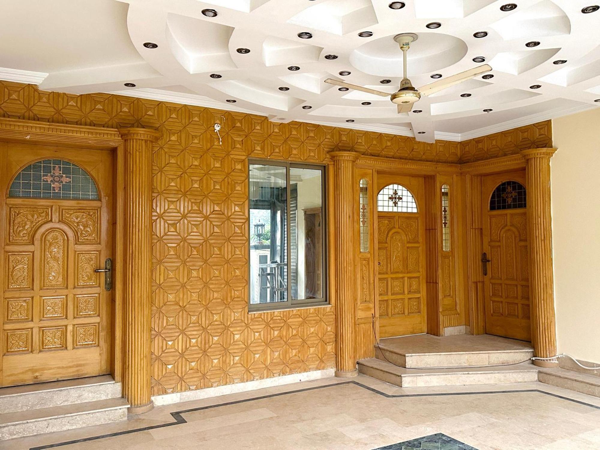 The Royal Regency Guest House イスラマバード エクステリア 写真
